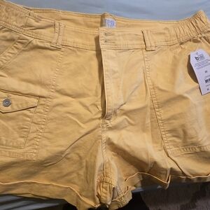 Time & True size 20 yellow shorts